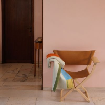 ホームテキスタイル：プレード、クッション、カシミヤ | Hermès